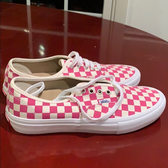 Pink Checkered Vans Mens 9.5 - Picture 2 of 4